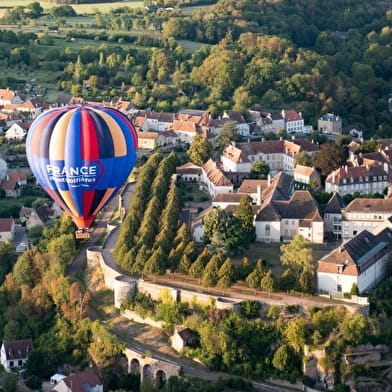 Heißluftballonfahrt über Semur en Auxois