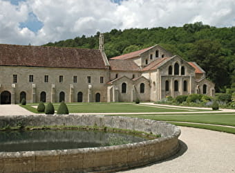Lokale Schleife im gemeinsam genutzten Raum: Abbaye de Fontenay - NOGENT-LES-MONTBARD