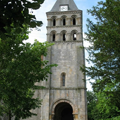 Paray-le-Monial : circuit n°7 - Église romane de Perrecy-les-Forges et canal du Centre