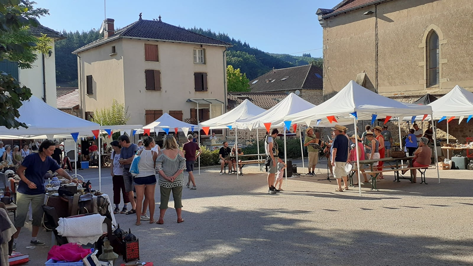 P'tit marché de Bourgvilain - Markt mit lokalen / biologischen Erzeugern
