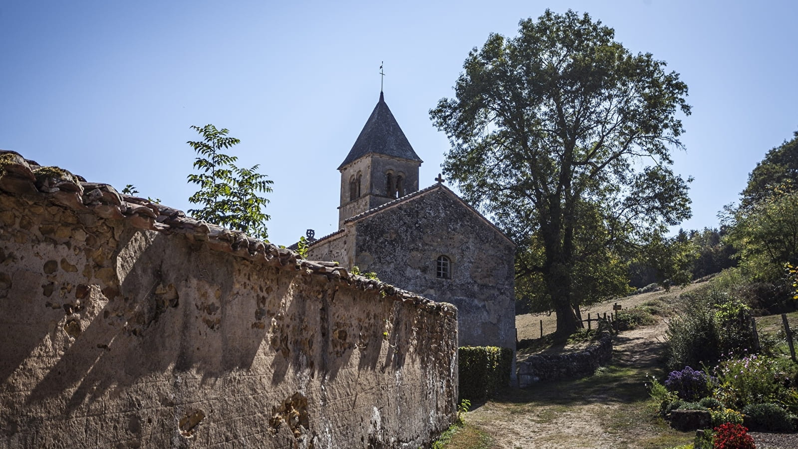 Eglise romane Saint-Martin-la-Vallée