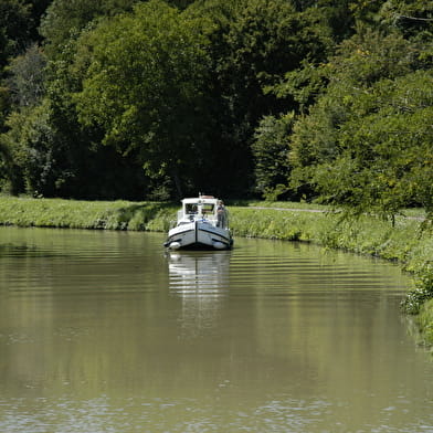 Der Canal du Nivernais, eine Flusswanderroute