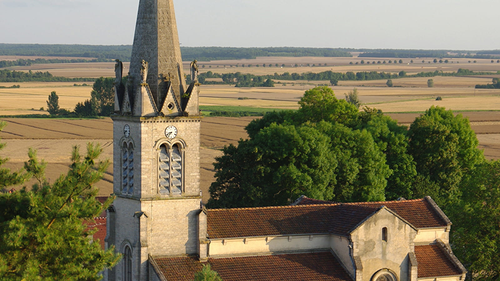 Ein Tag eine Kirche im Pays Châtillonnais